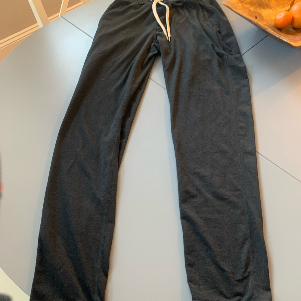 Men’s black Vuori joggers-size S